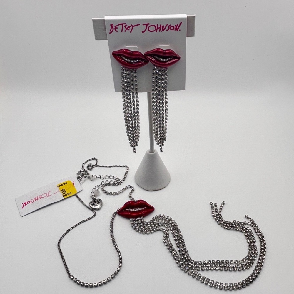 Betsey Johnson Red Lips Necklace Earrings Set Silver Tone Chain Fringe 18"‎